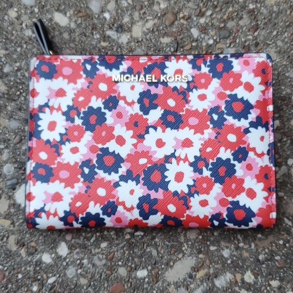 Michael Kors Begonia Flower Wallet Card Holder Set - Picture 2 of 7